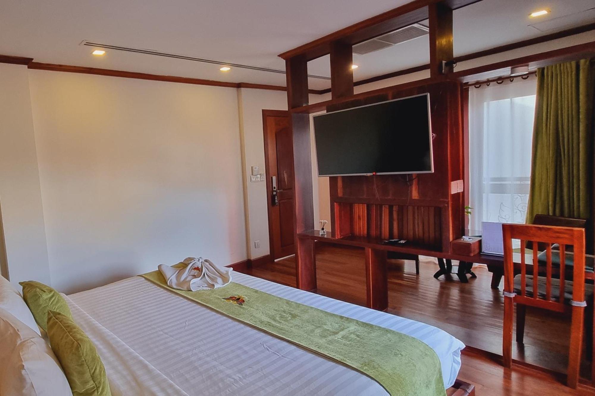Отель Vid Angkor Boutique Сиемрип Экстерьер фото